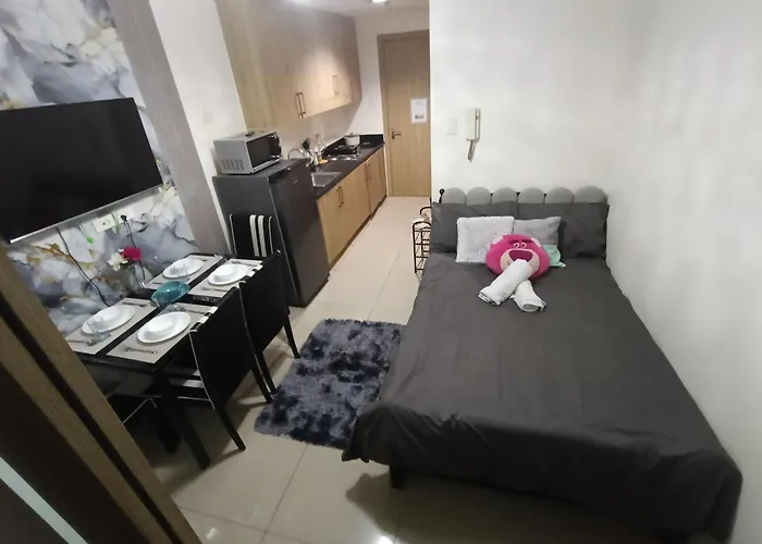 Shore Staycation With Two Beds 4* Manila