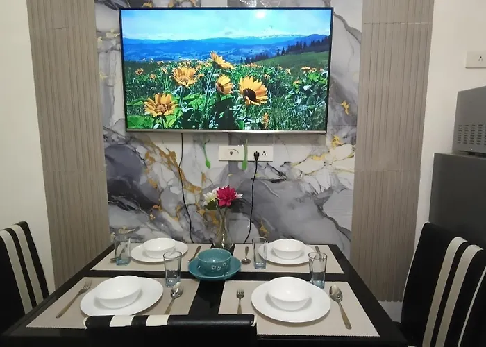 Shore Staycation With Two Beds 4* Manila
