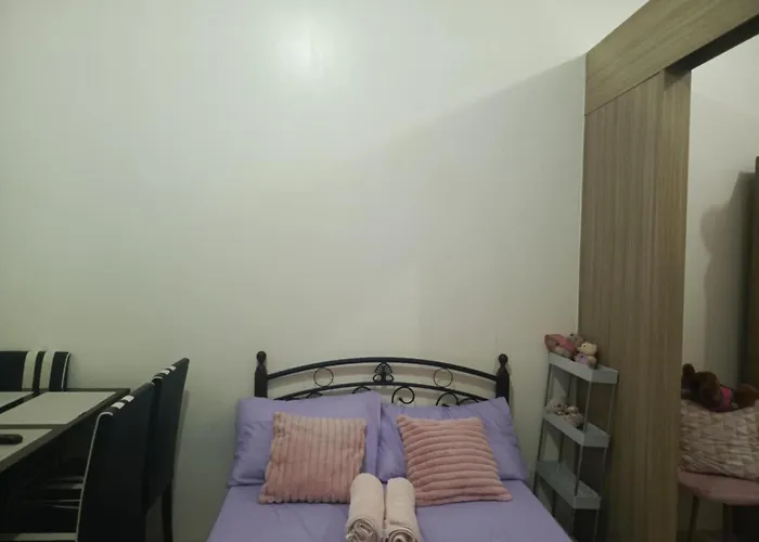 Shore Staycation With Two Beds 4* Manila